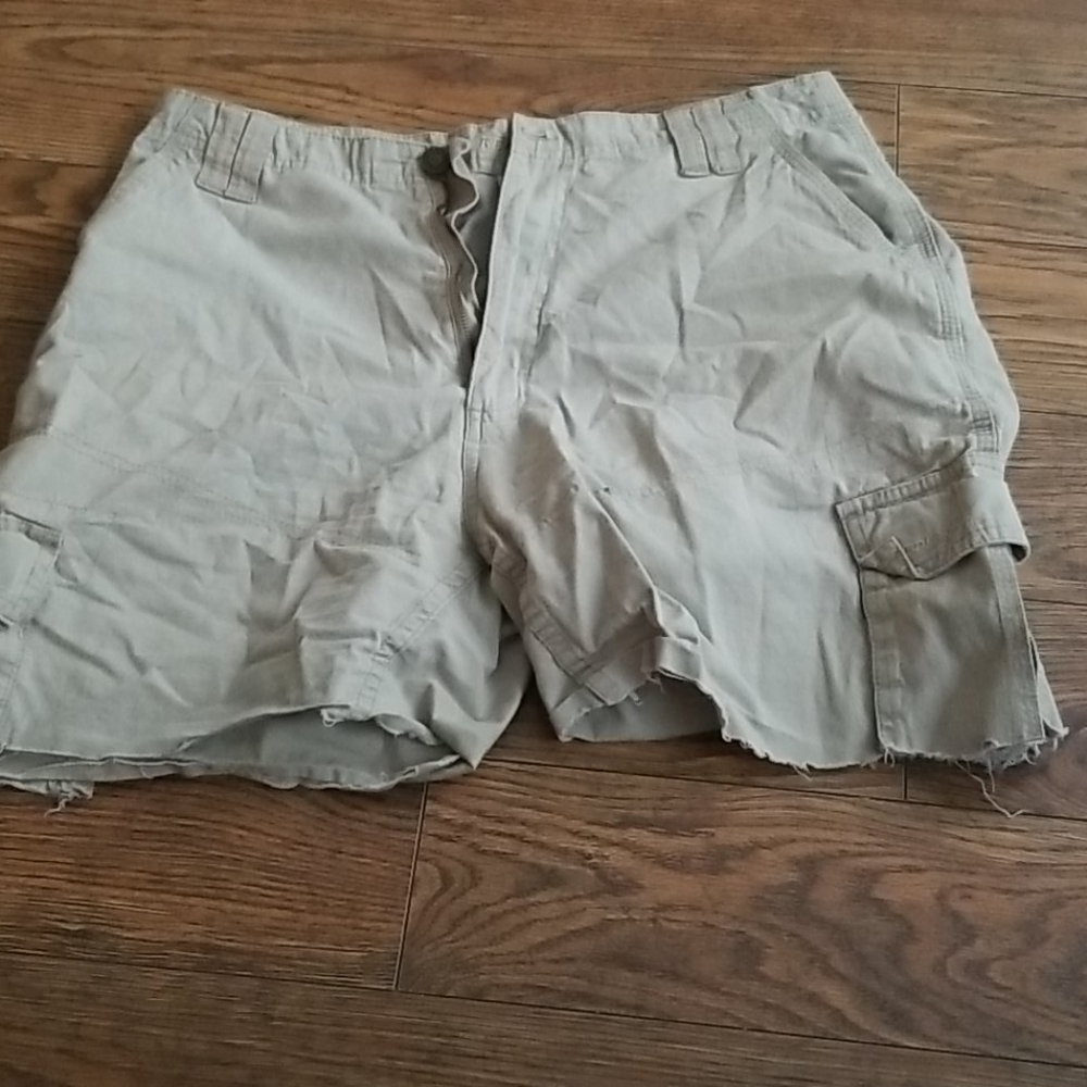 Shorts with lots of pocket